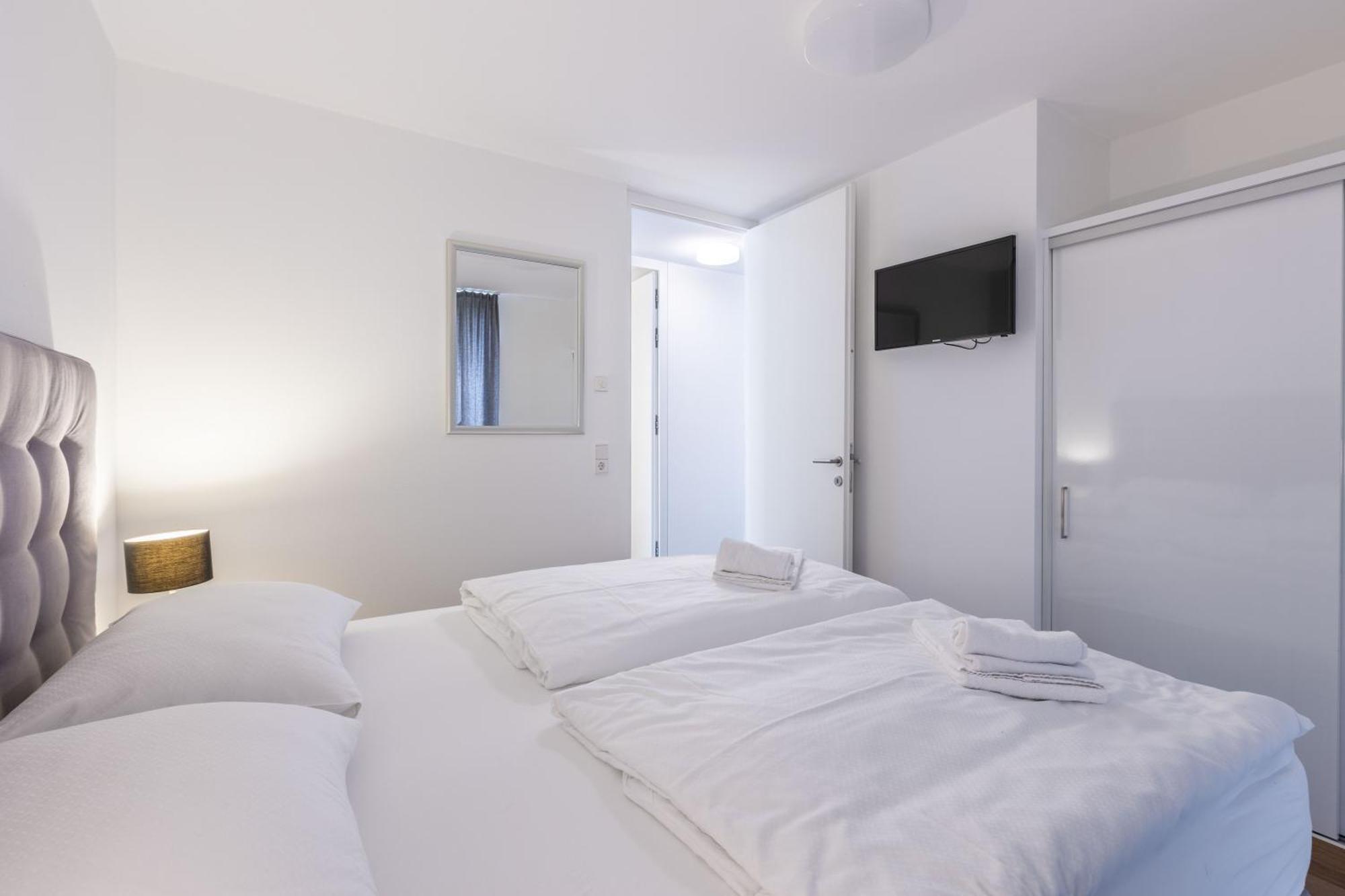 צל-אם-זי Bellevue Residences - Luxurious Lakeside Apartments מראה חיצוני תמונה