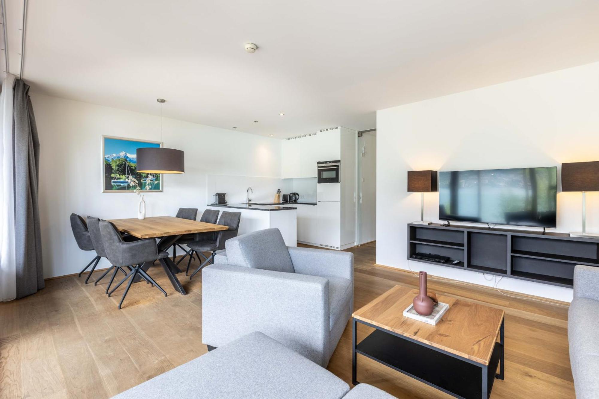 צל-אם-זי Bellevue Residences - Luxurious Lakeside Apartments מראה חיצוני תמונה